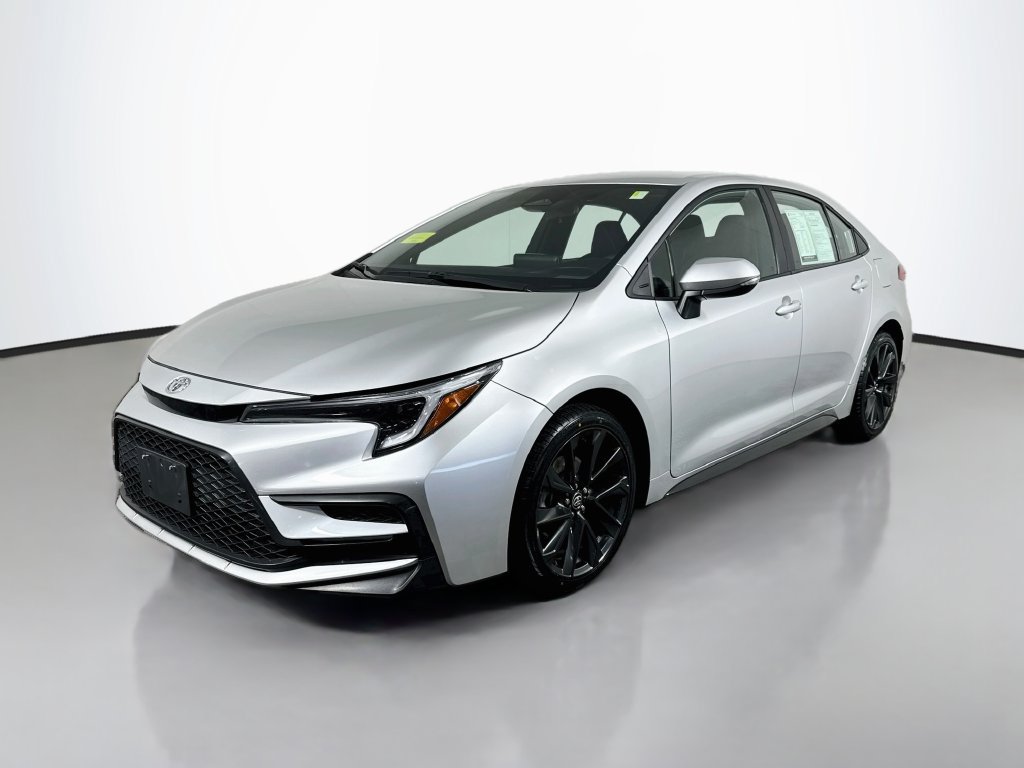 Used 2024 Toyota Corolla SE FWD image 2