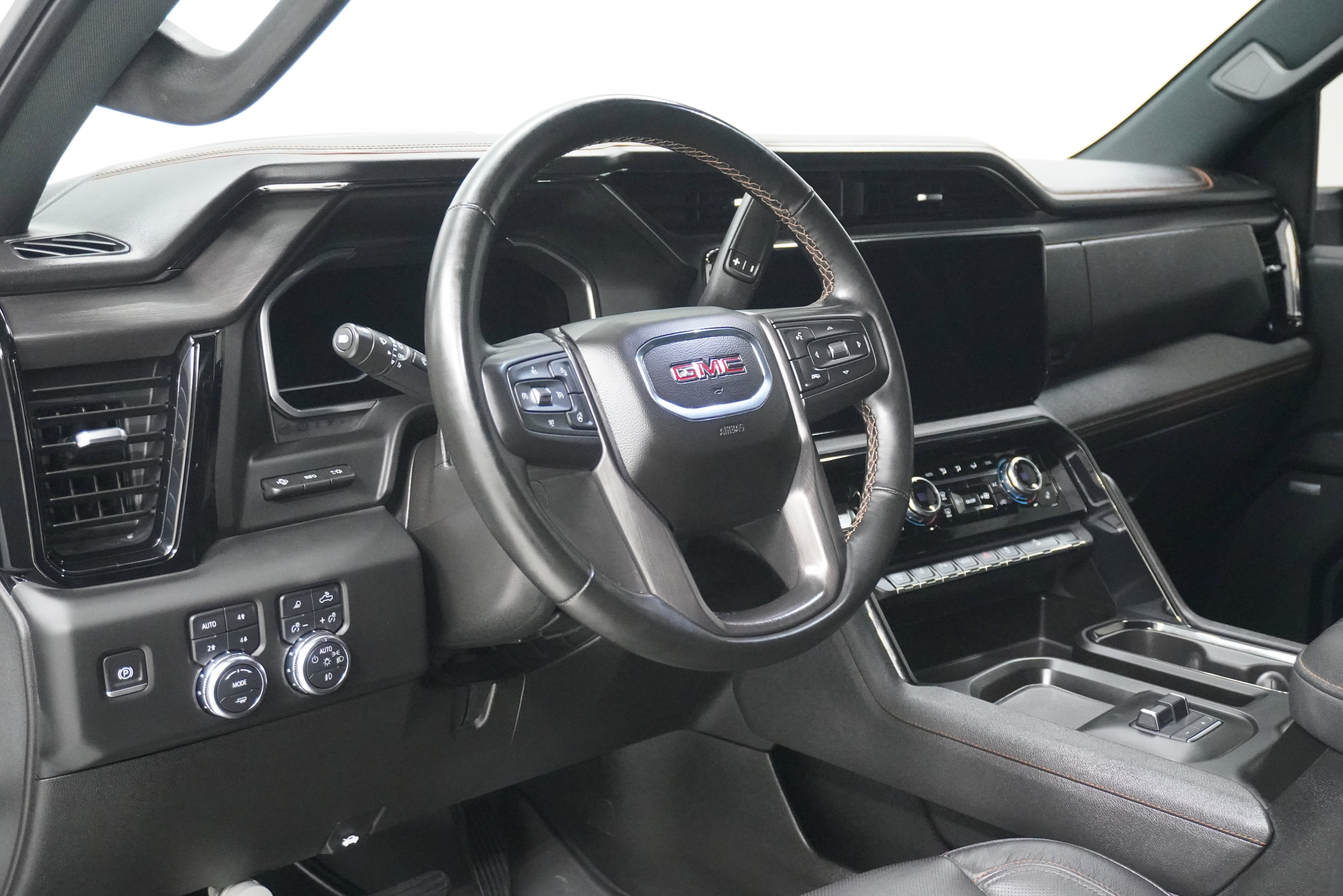 Used 2024 GMC Sierra 2500 AT4 w/ Technology Package image 11