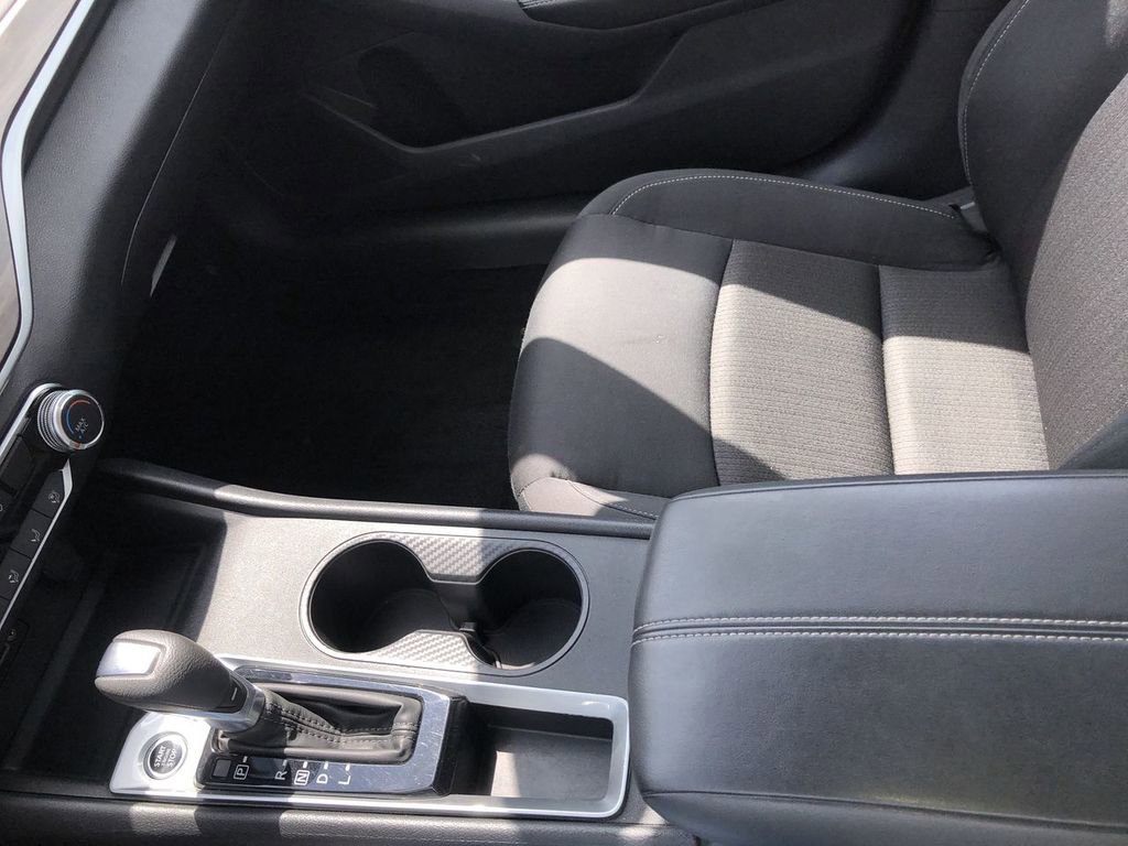 Used 2025 Nissan Altima 2.5 SV FWD image 18
