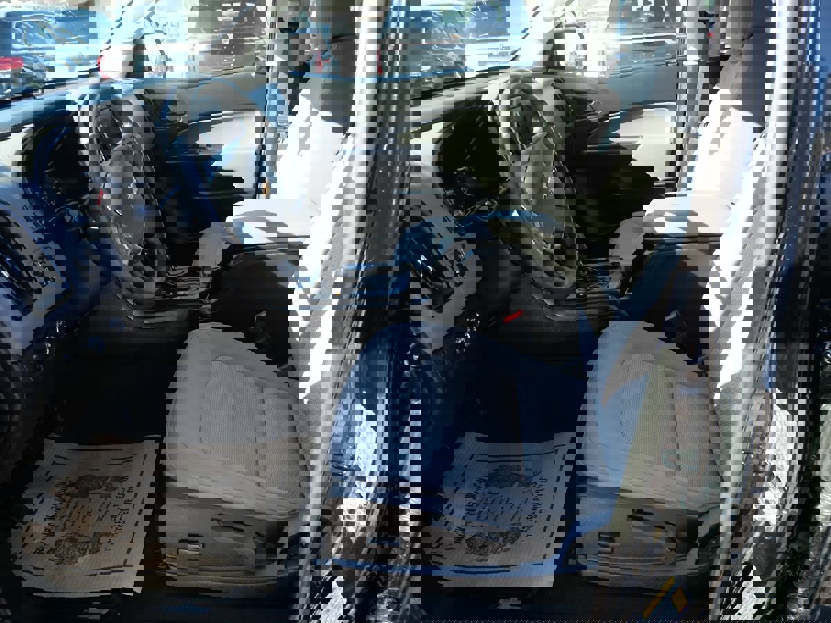 Used 2020 Chevrolet Colorado W/T w/ Custom Special Edition image 11