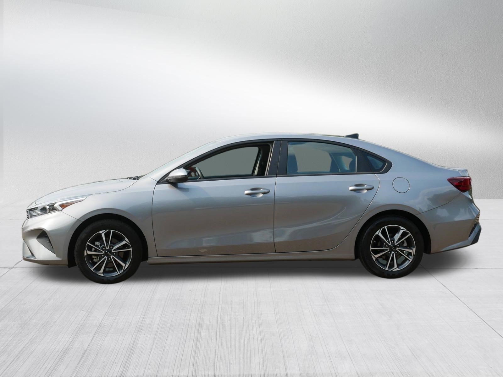 Certified 2023 Kia Forte LXS w/ LXS Technology Package FWD image 4