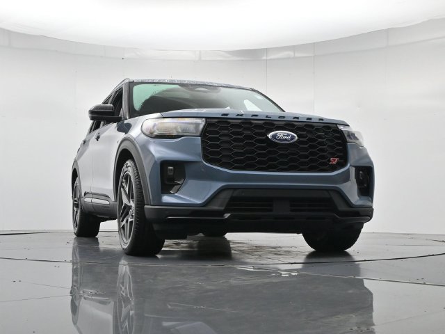 Certified 2025 Ford Explorer ST w/ Sun And Sound Package AWD/4WD image 39