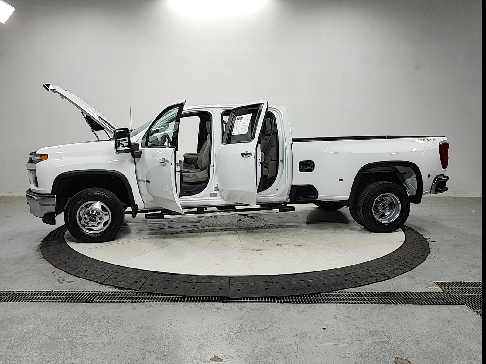 Used 2023 Chevrolet Silverado 3500 LTZ w/ LTZ Convenience Package AWD/4WD image 21