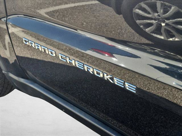 Used 2016 Jeep Grand Cherokee Limited AWD/4WD image 10