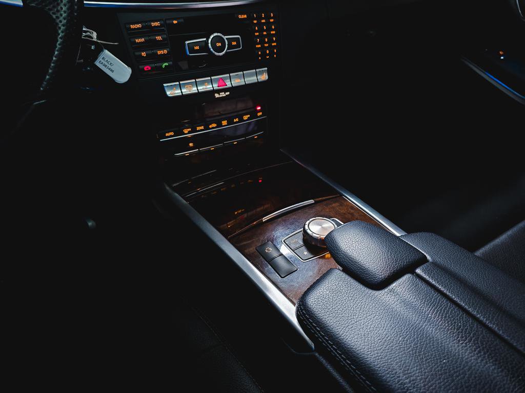 Used 2014 Mercedes-Benz E 350 4MATIC Sedan image 29