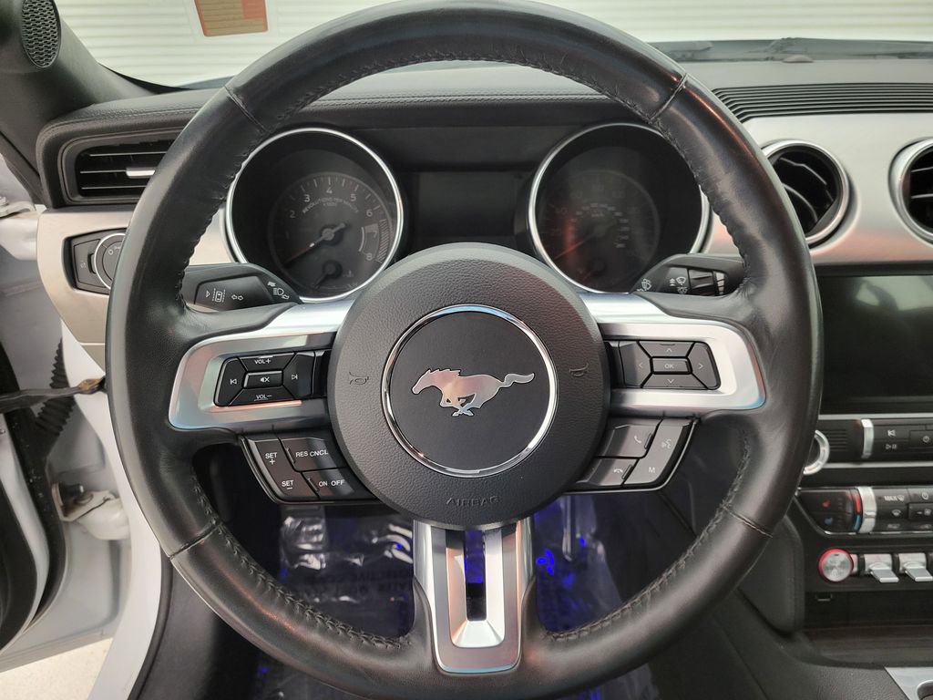 Used 2022 Ford Mustang Premium image 3