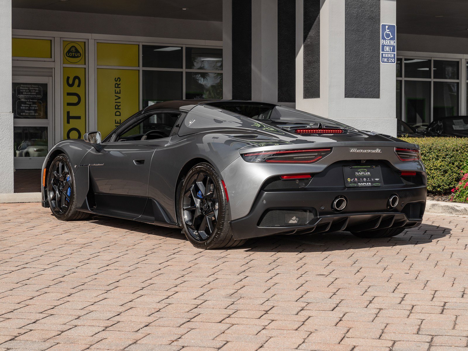 Used 2023 Maserati MC20 Spyder image 34