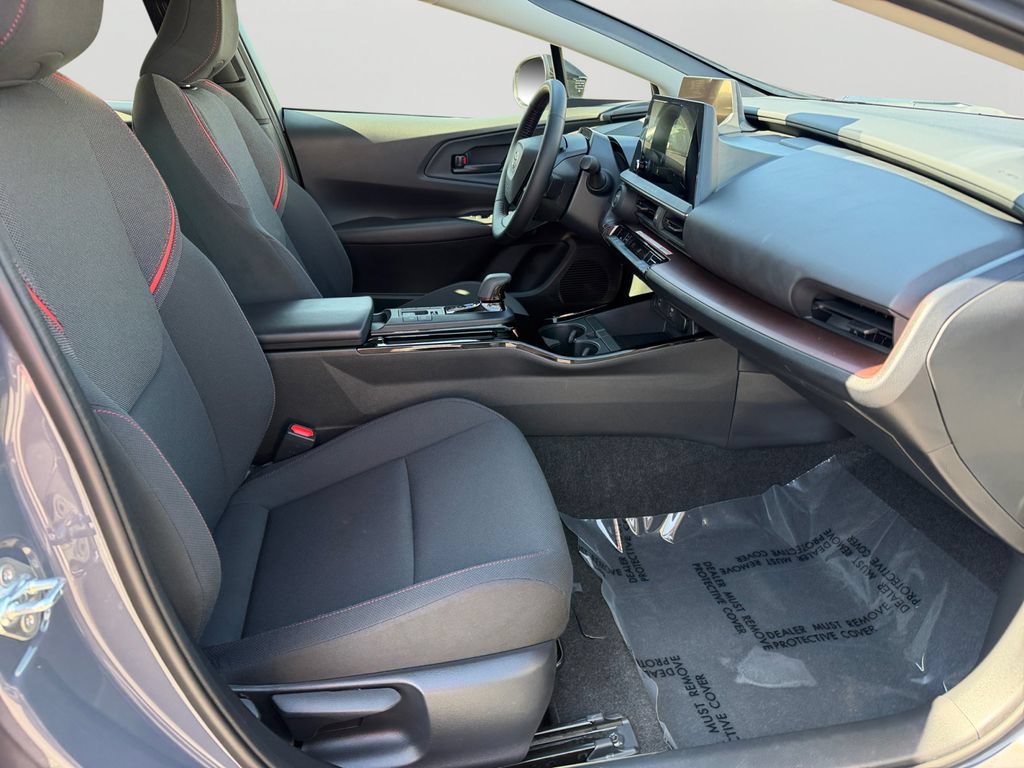 Used 2026 Toyota Prius Plug-In Hybrid FWD image 8