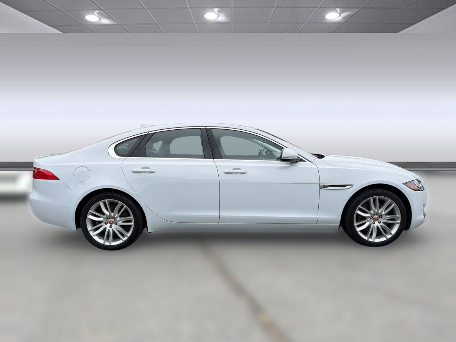 Used 2018 Jaguar XF Portfolio AWD/4WD image 7