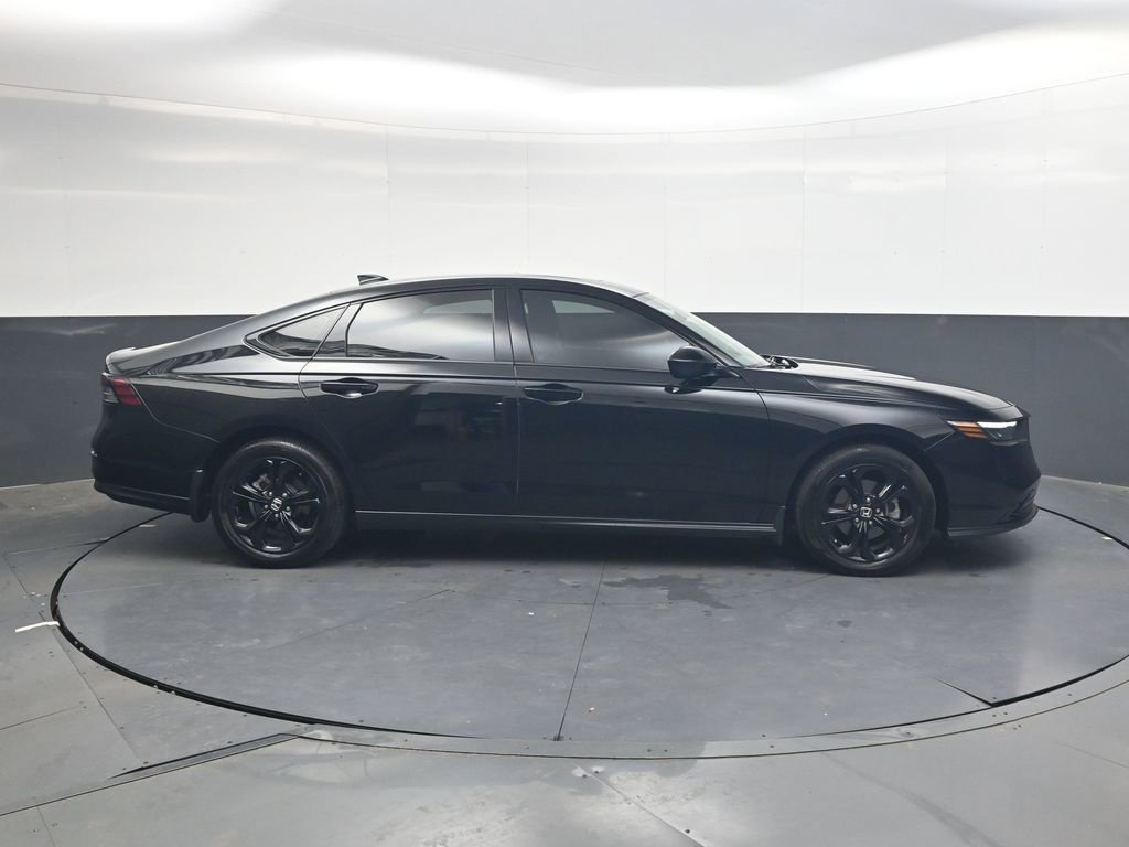 Certified 2025 Honda Accord SE image 3