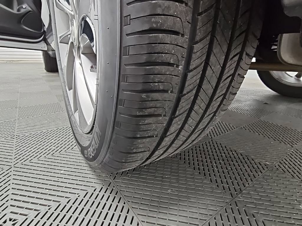 Used 2022 Buick Encore GX Essence w/ Experience Buick Package image 45