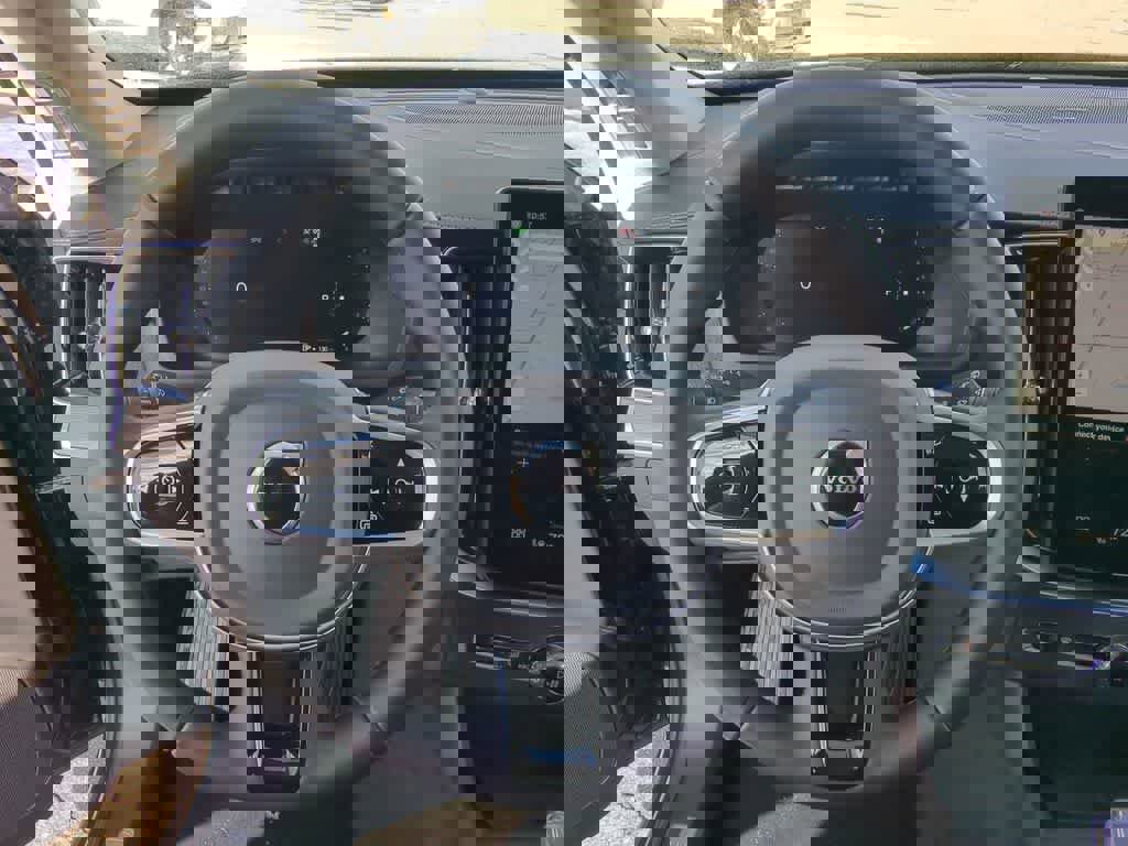 New 2026 Volvo XC90 B5 Plus w/ Protection Package Premier image 21