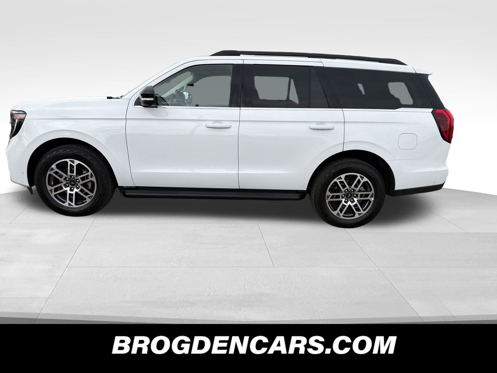 Used 2025 Ford Expedition Active AWD/4WD image 5