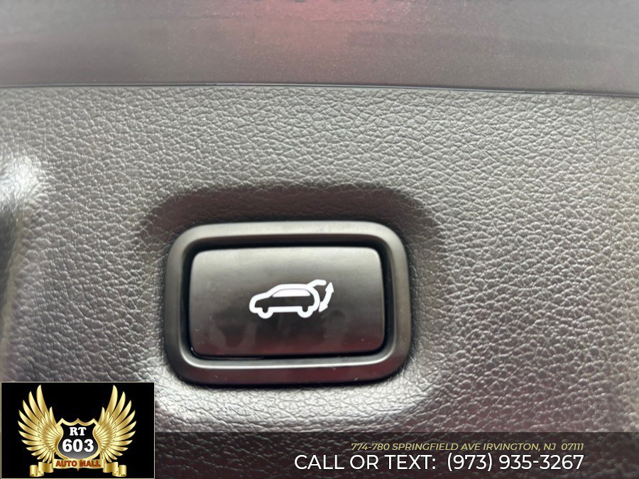 Used 2023 Hyundai Santa Fe Limited AWD/4WD image 9