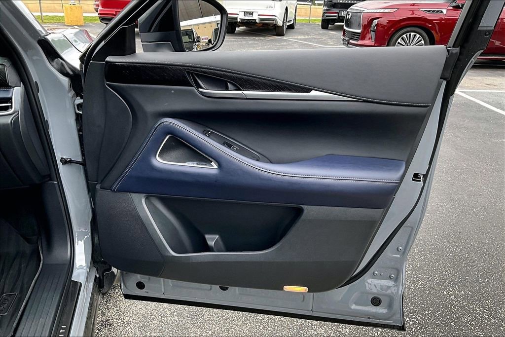 Certified 2026 INFINITI QX60 Sport w/ Dark Cargo Package image 25