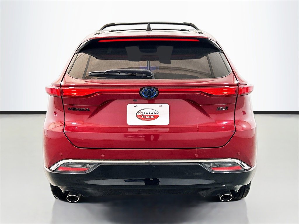 Used 2023 Toyota Venza Nightshade image 5