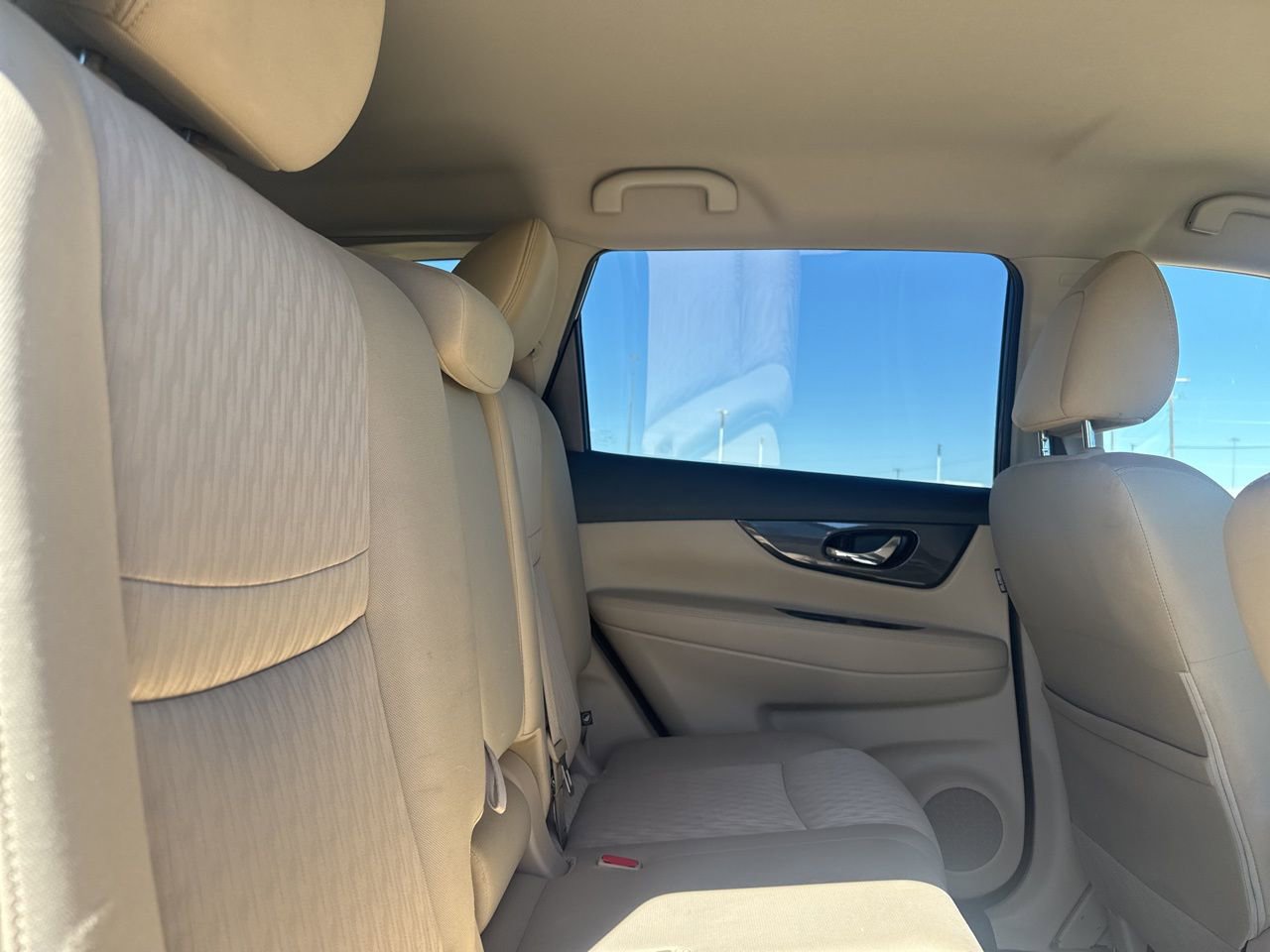 Used 2020 Nissan Rogue SV w/ Premium Package image 32