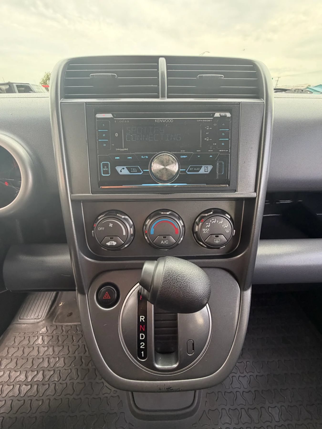 Used 2005 Honda Element LX image 21