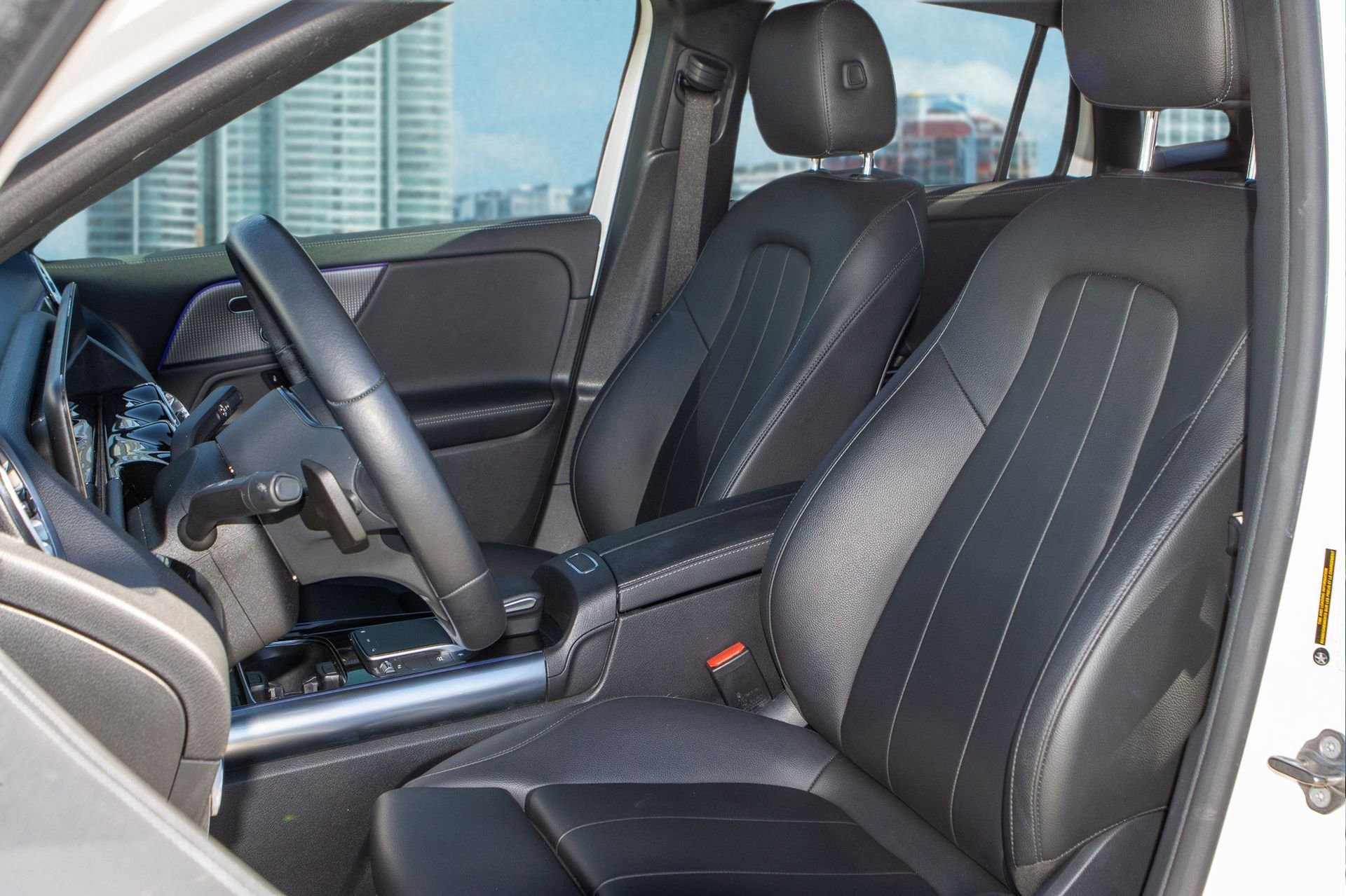 Used 2022 Mercedes-Benz GLA 250 w/ Premium Package Lite image 15