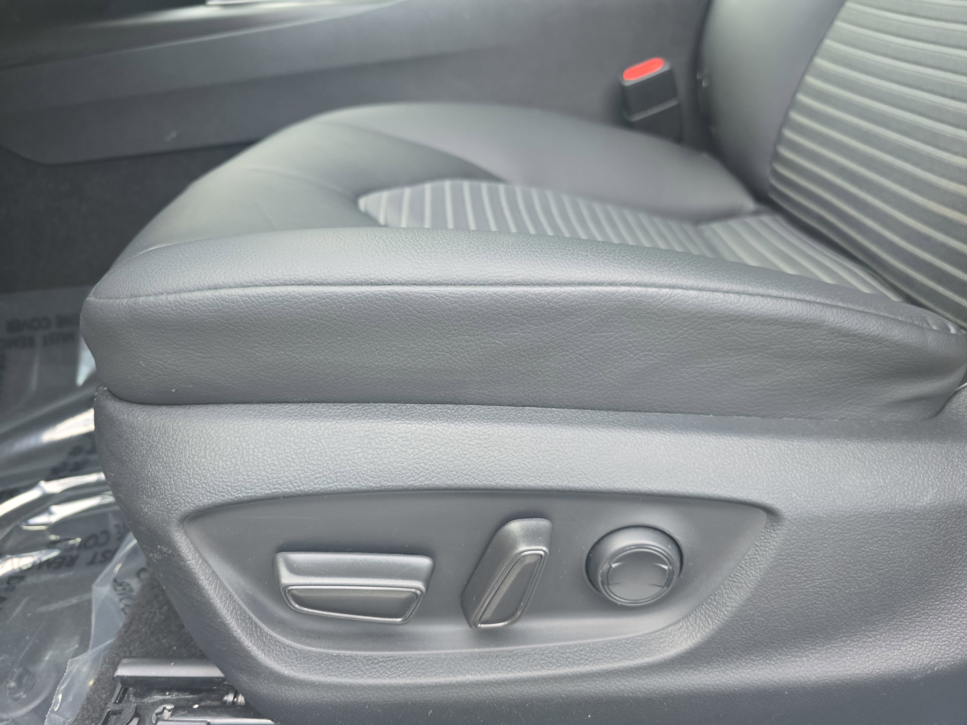 Used 2023 Toyota Camry SE FWD image 27