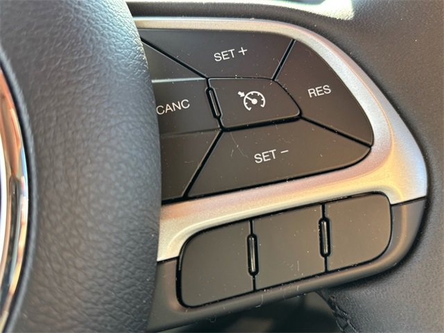 Used 2023 Jeep Renegade Altitude image 35