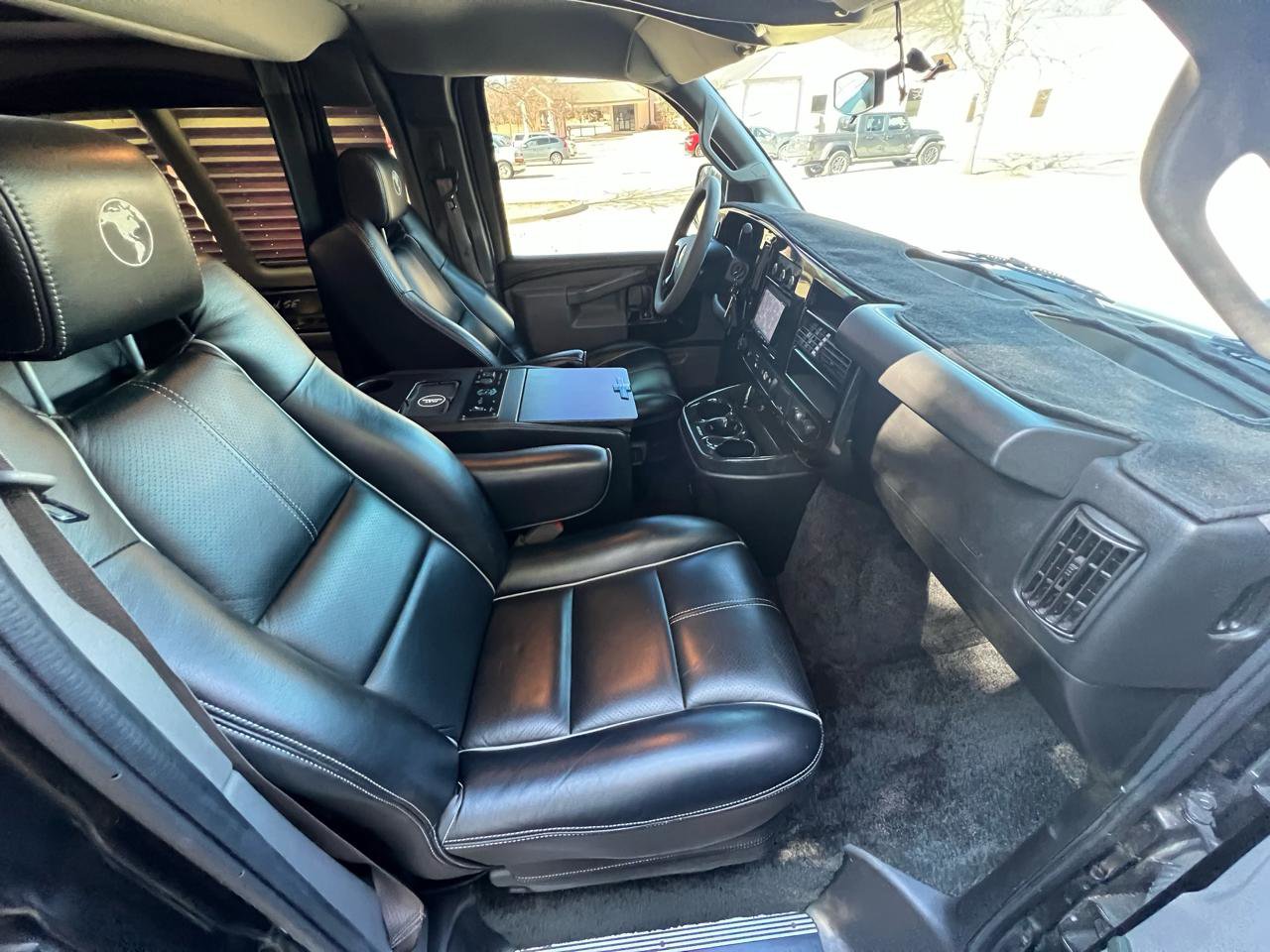 Used 2017 Chevrolet Express 2500 image 20