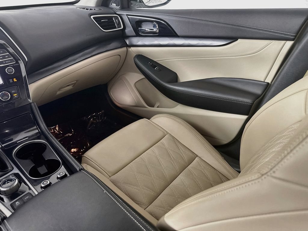 Certified 2023 Nissan Maxima Platinum w/ Sport Mat Group FWD image 32