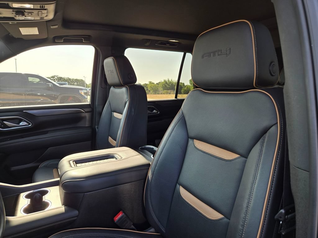 Used 2024 GMC Yukon AT4 w/ AT4 Premium Plus Package AWD/4WD image 9