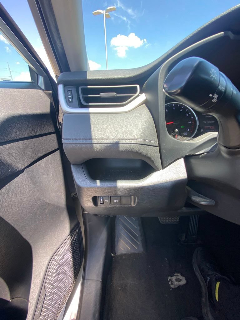 Used 2021 Toyota RAV4 XLE FWD image 13