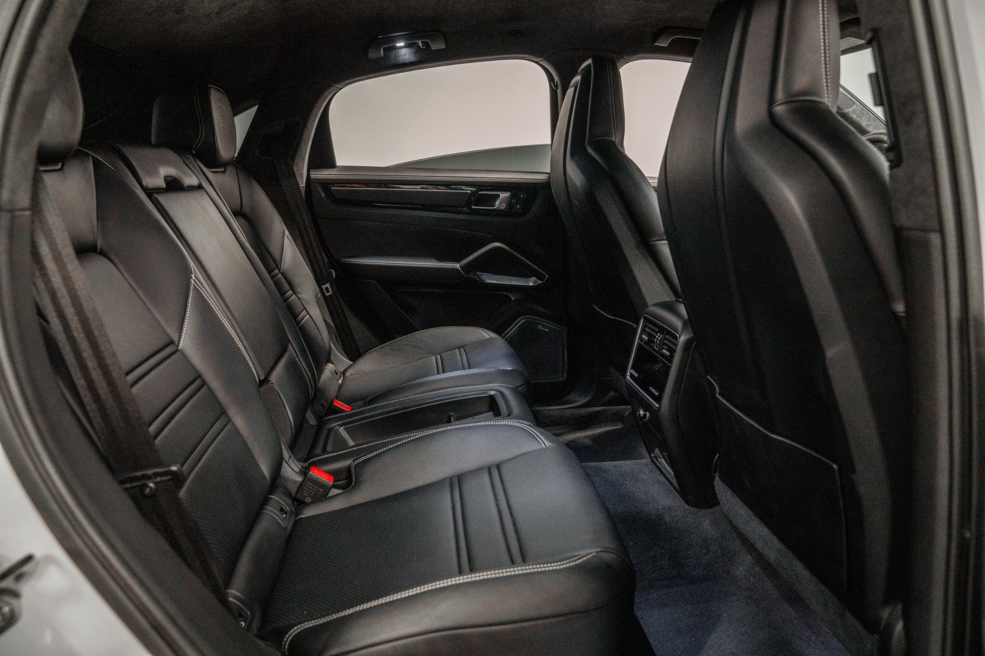 Used 2023 Porsche Cayenne Turbo GT image 29