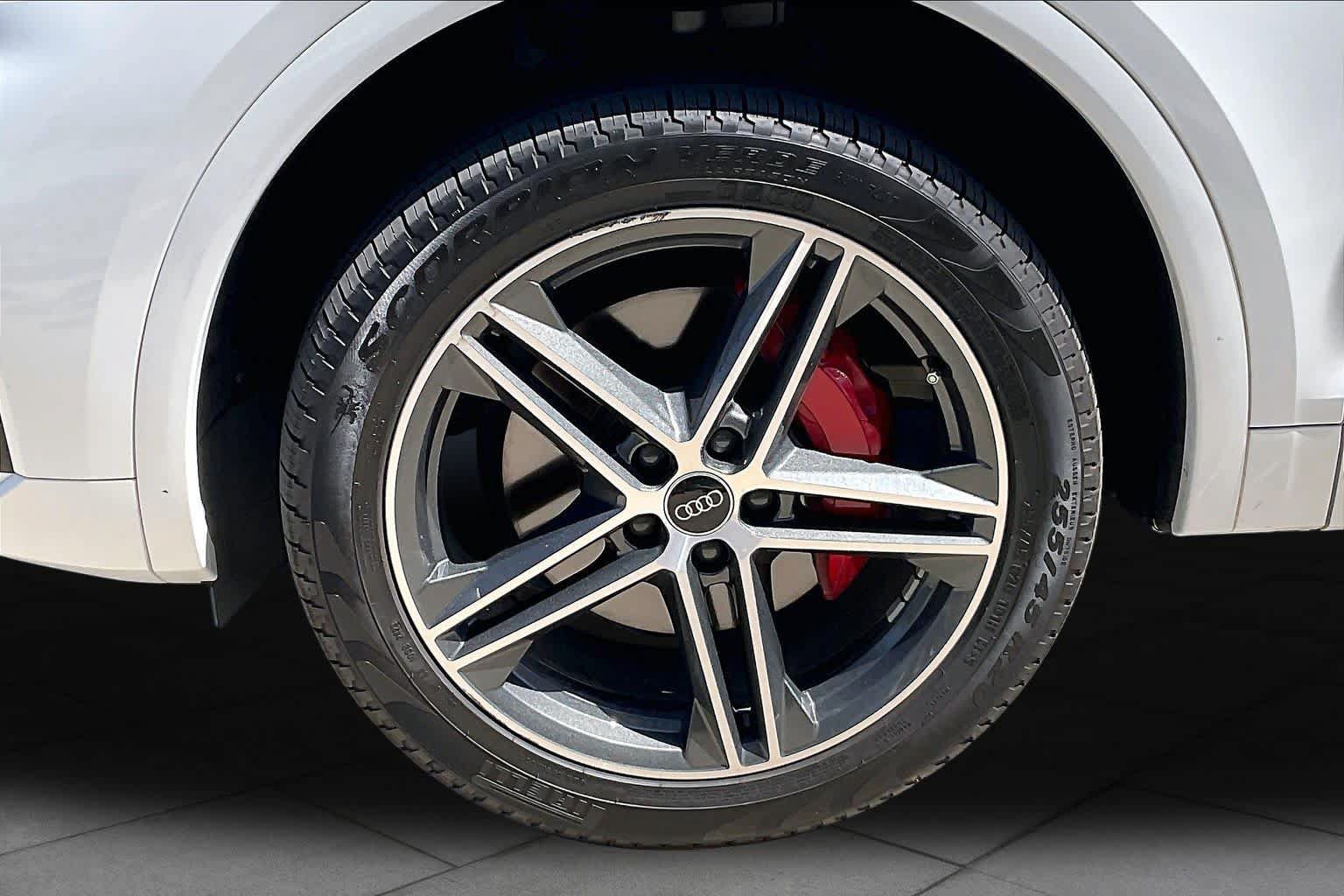 Used 2024 Audi Q5 e Premium Plus AWD/4WD image 11
