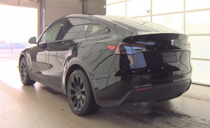 Used 2023 Tesla Model Y Long Range image 9