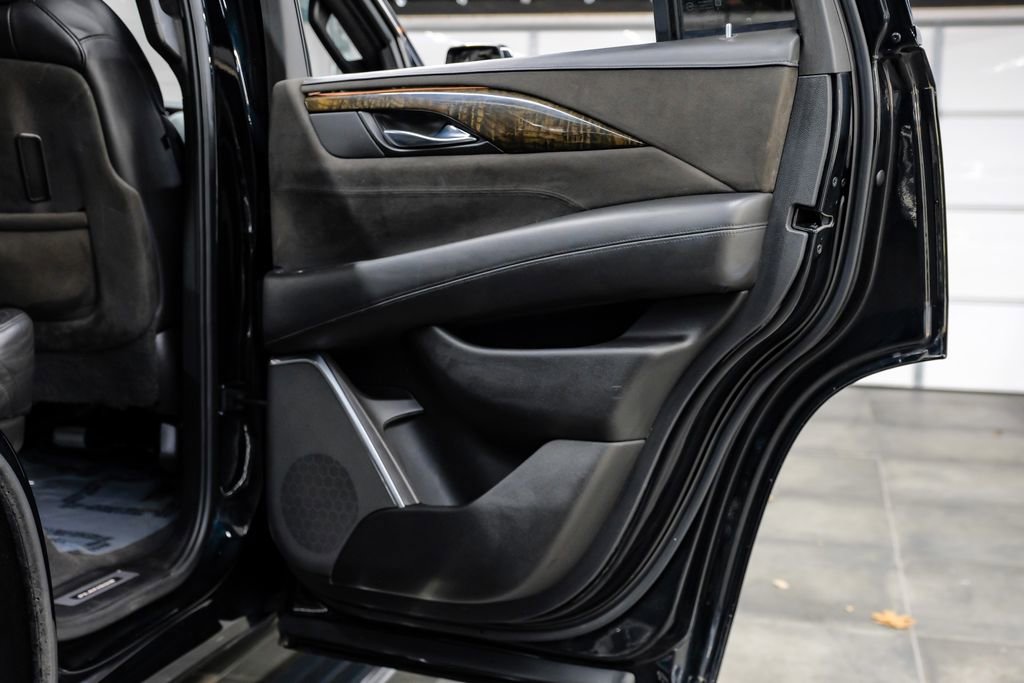 Used 2016 Cadillac Escalade Platinum RWD image 59