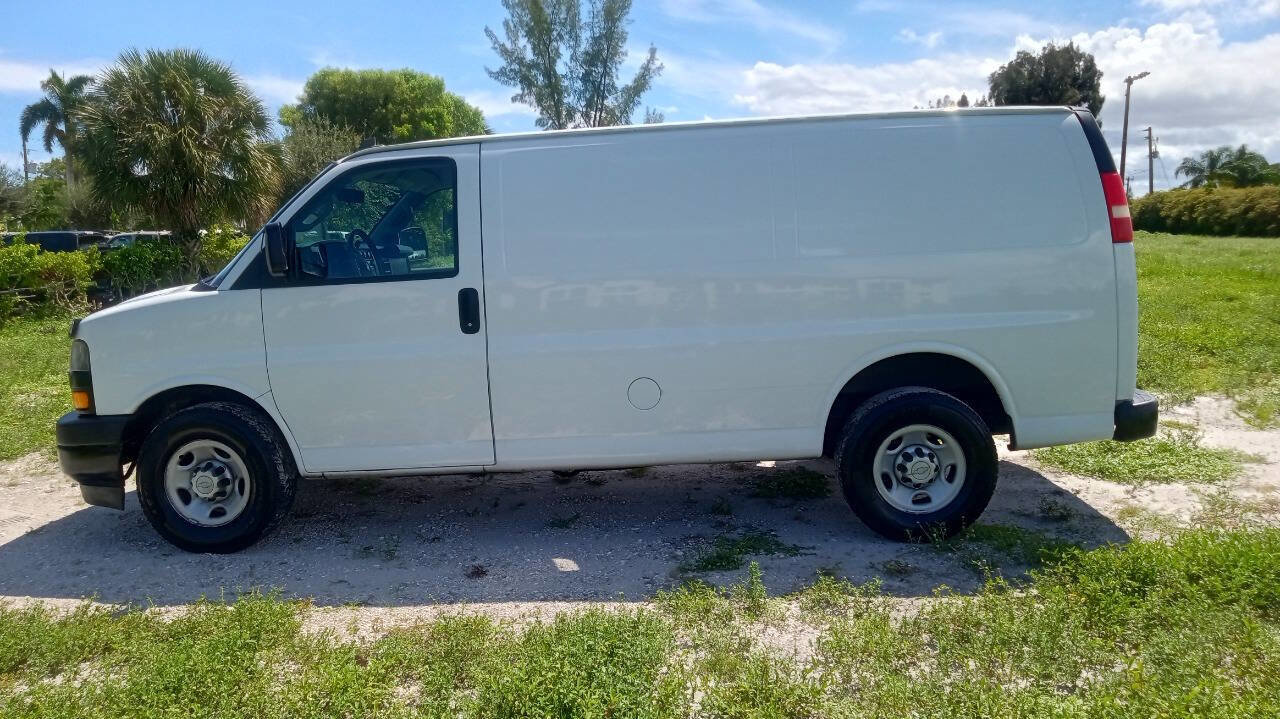 Used 2018 Chevrolet Express 2500 w/ Driver Convenience Package image 9