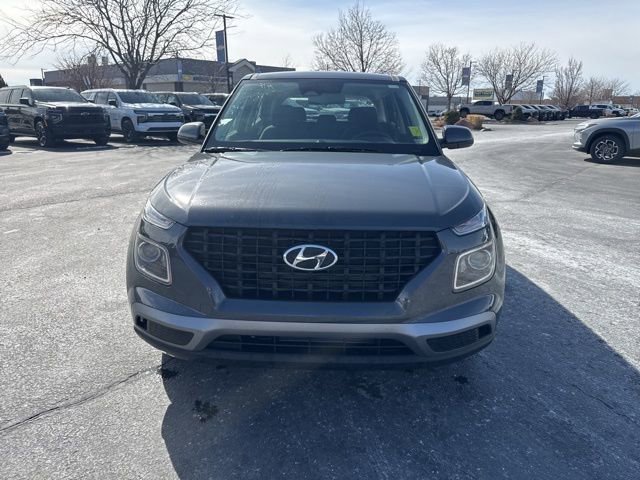 Used 2025 Hyundai Venue SE image 2