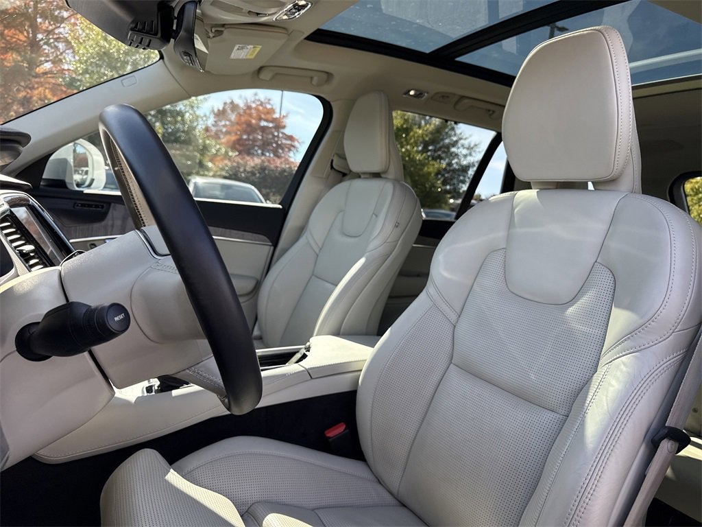 Used 2022 Volvo XC90 T6 Inscription w/ Advanced Package image 12