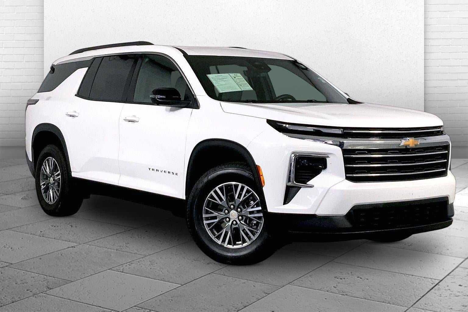Used 2026 Chevrolet Traverse LT w/ Driver Confidence Package