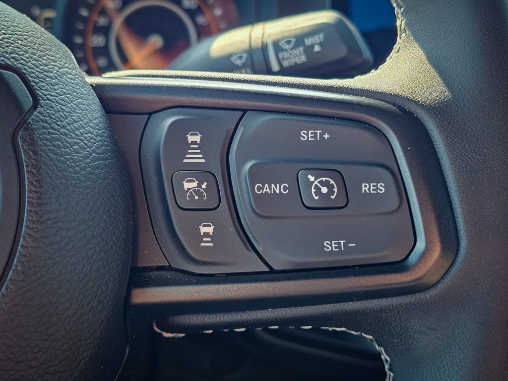 Used 2025 Jeep Gladiator Mojave AWD/4WD image 22