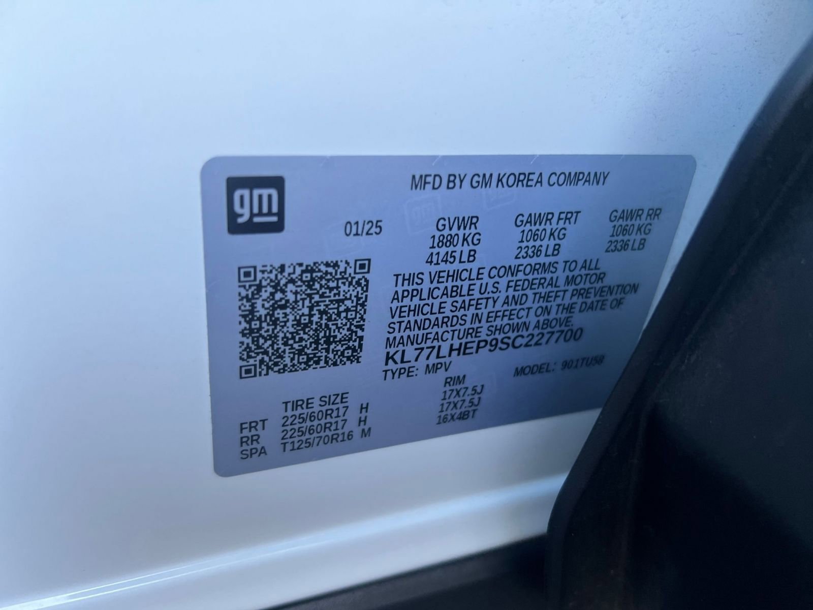 Used 2025 Chevrolet Trax LT image 27