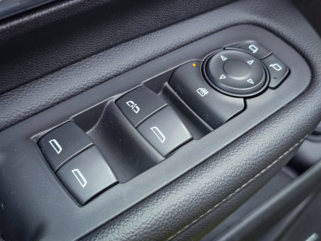 Used 2022 GMC Terrain SLT w/ Infotainment Package II AWD/4WD image 11