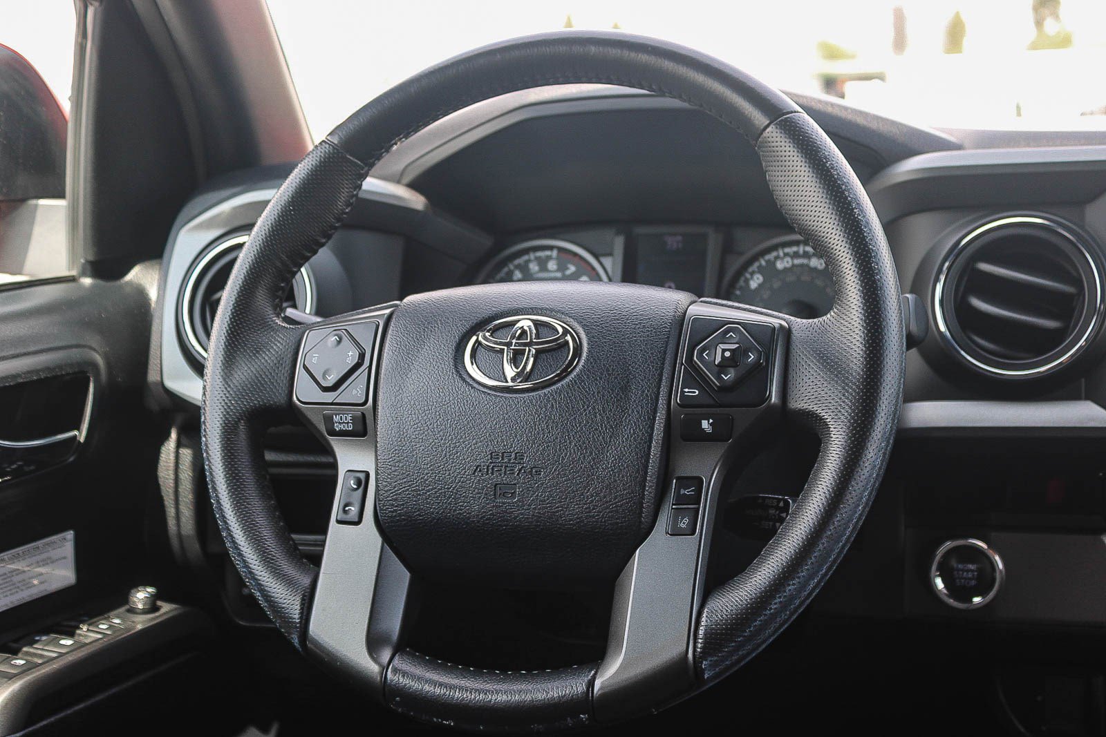 Used 2018 Toyota Tacoma TRD Off-Road RWD image 16