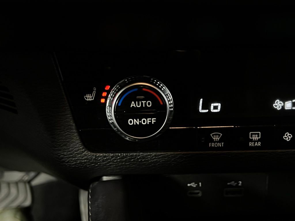 Used 2024 Mitsubishi Outlander SE image 18