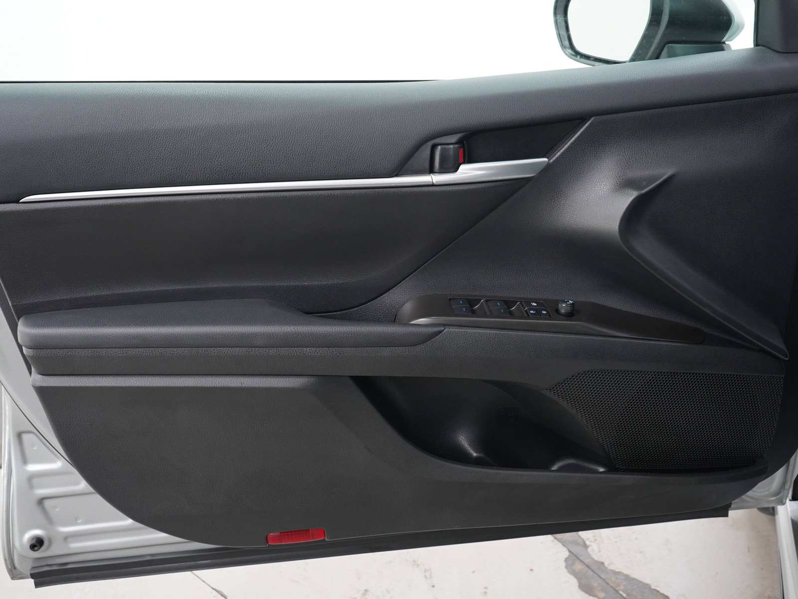 Used 2024 Toyota Camry SE FWD image 19