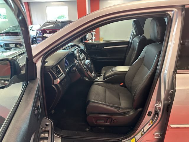 Certified 2019 Toyota Highlander Plus AWD/4WD image 14