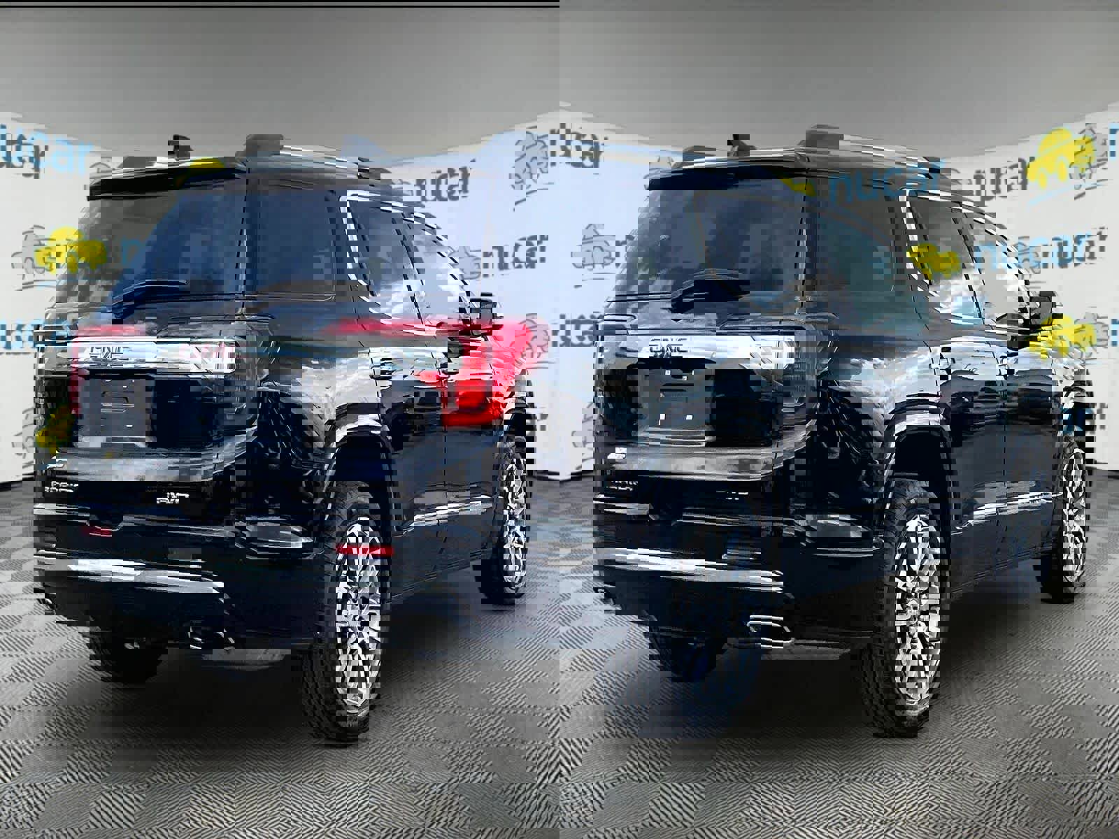 Used 2023 GMC Acadia Denali w/ Denali Ultimate Package AWD/4WD image 8