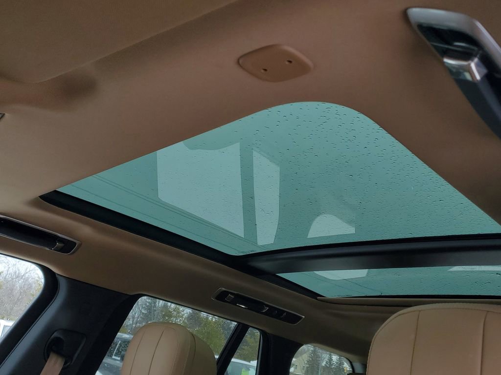 Used 2023 Land Rover Range Rover SE image 8