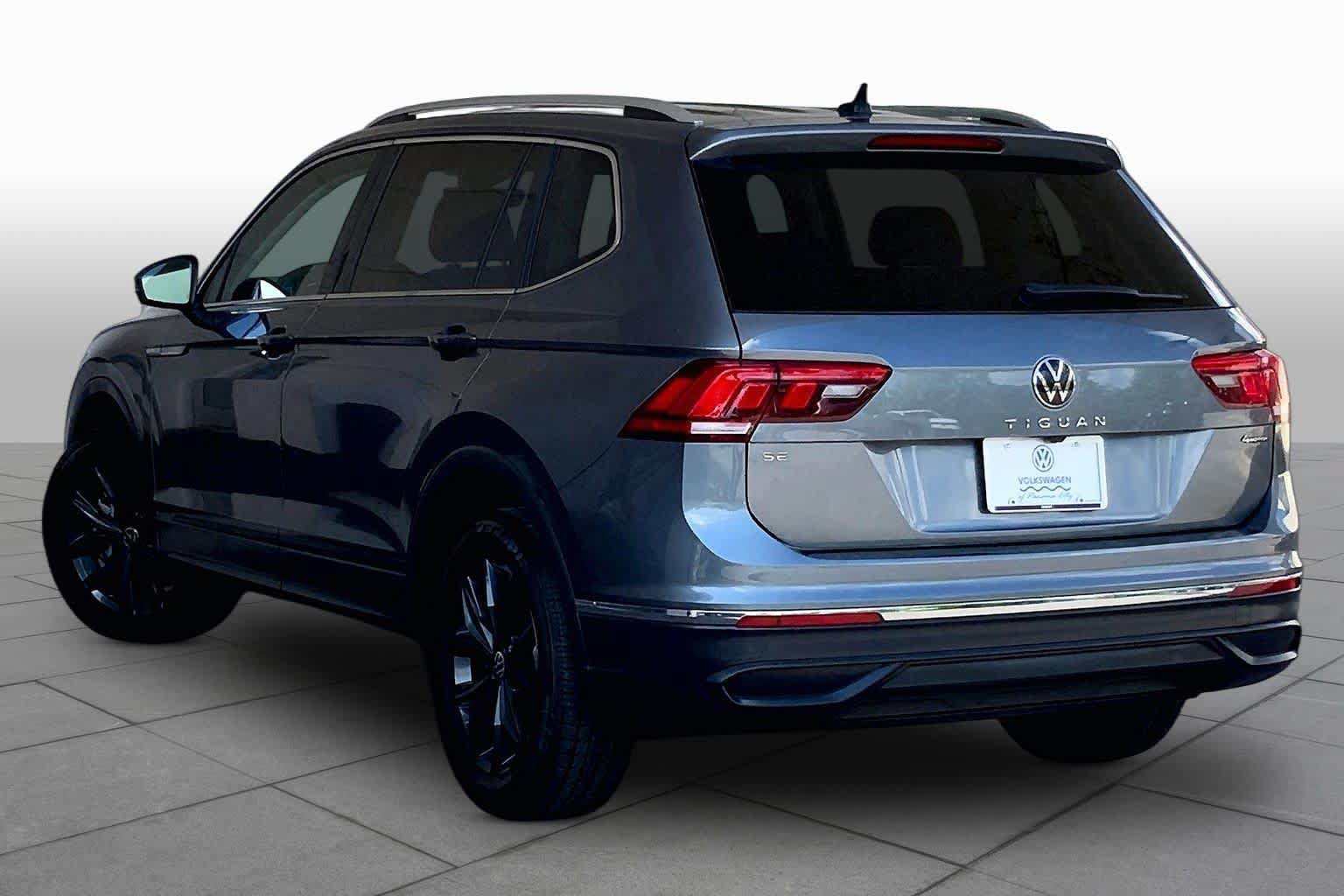 Used 2024 Volkswagen Tiguan SE AWD/4WD image 12