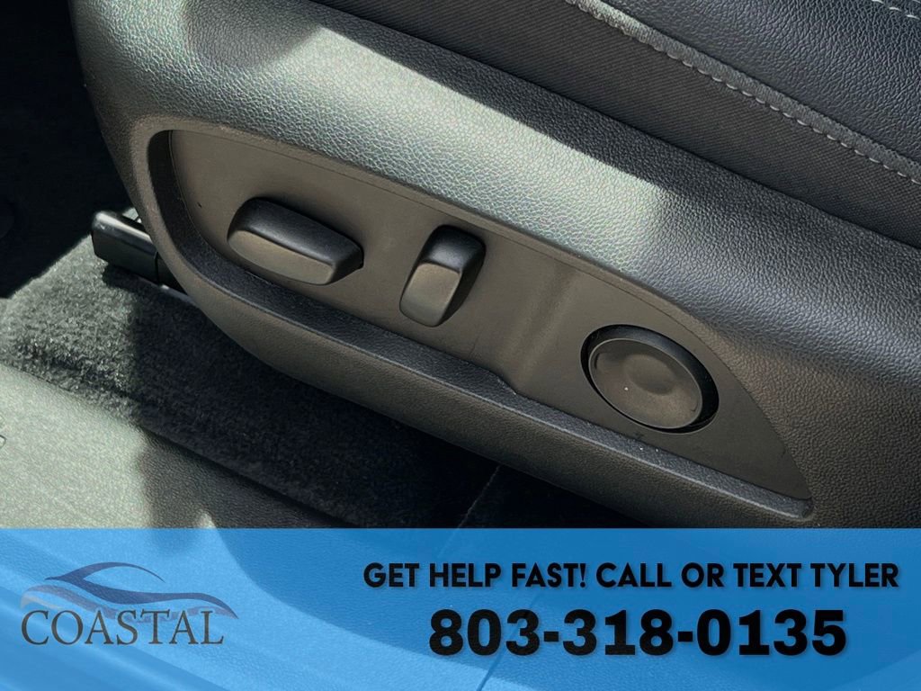 Used 2025 Chevrolet Equinox LT w/ Convenience Package II image 9