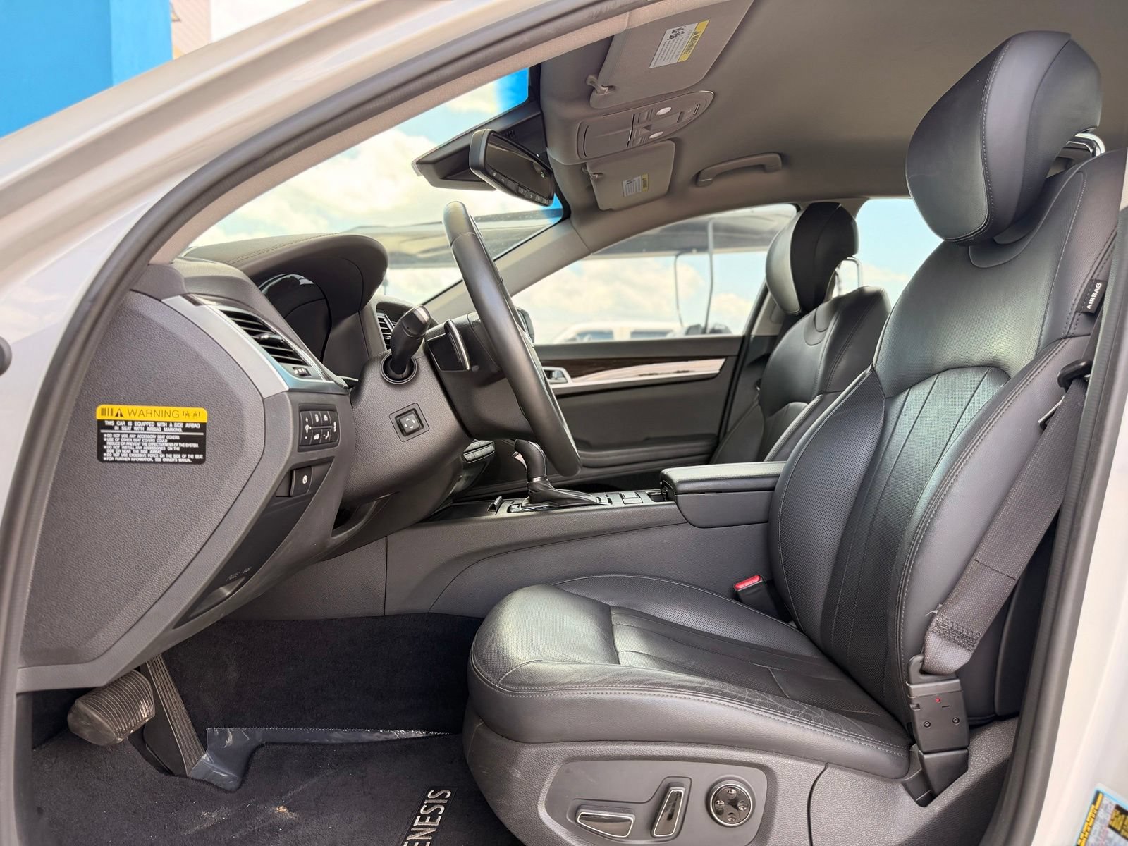 Used 2017 Genesis G80 3.8 AWD/4WD image 18