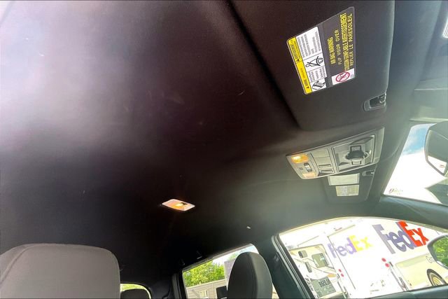 Used 2018 Toyota Tacoma TRD Off-Road w/ Technology Package image 18